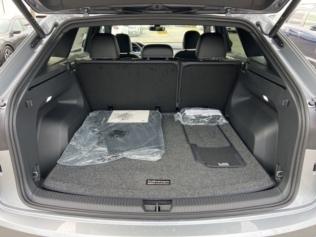 New 2026 Volkswagen Atlas Cross Sport SE image 13