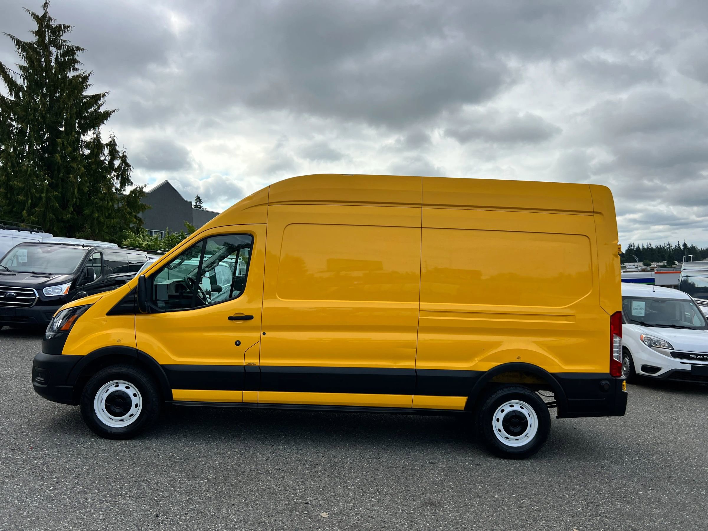 Used 2020 Ford Transit 250 148 High Roof w/ Load Area Protection Package image 4
