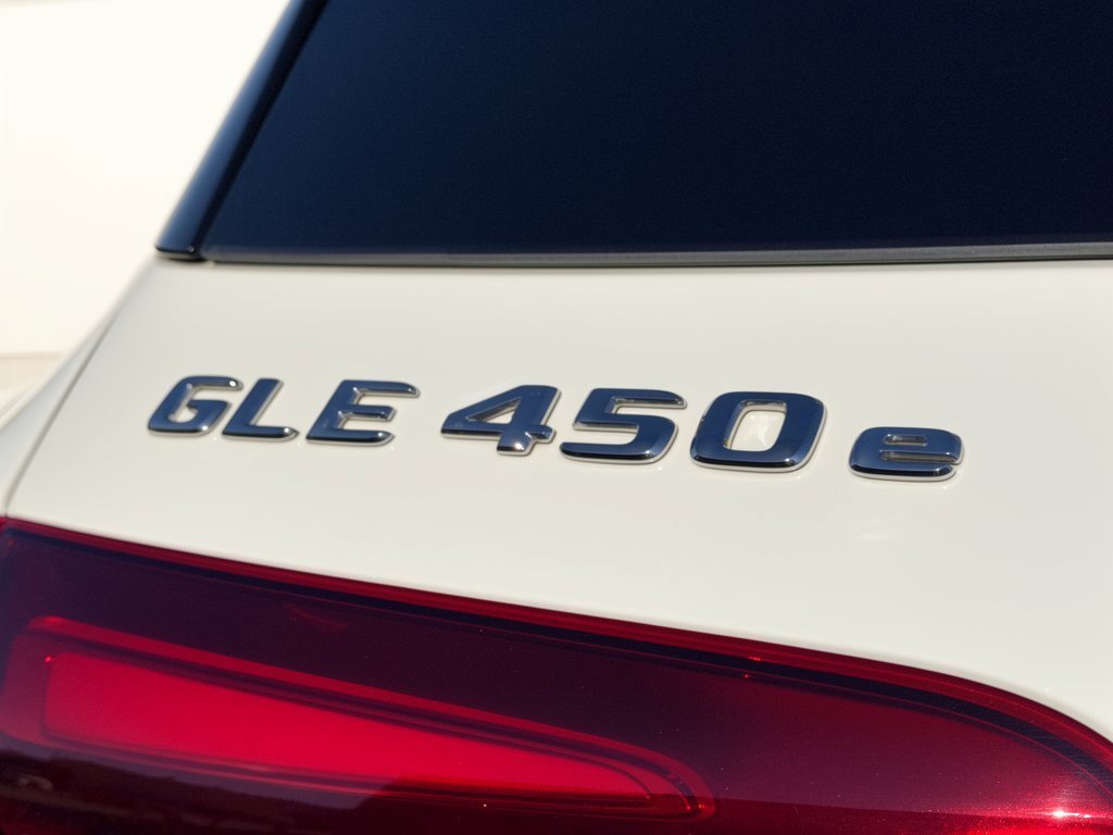 Certified 2025 Mercedes-Benz GLE 450e 4MATIC image 31
