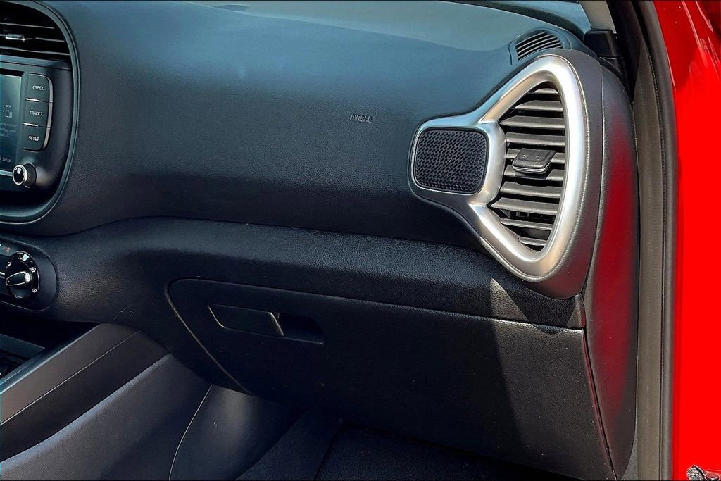 Used 2022 Kia Soul LX w/ Technology Package image 14