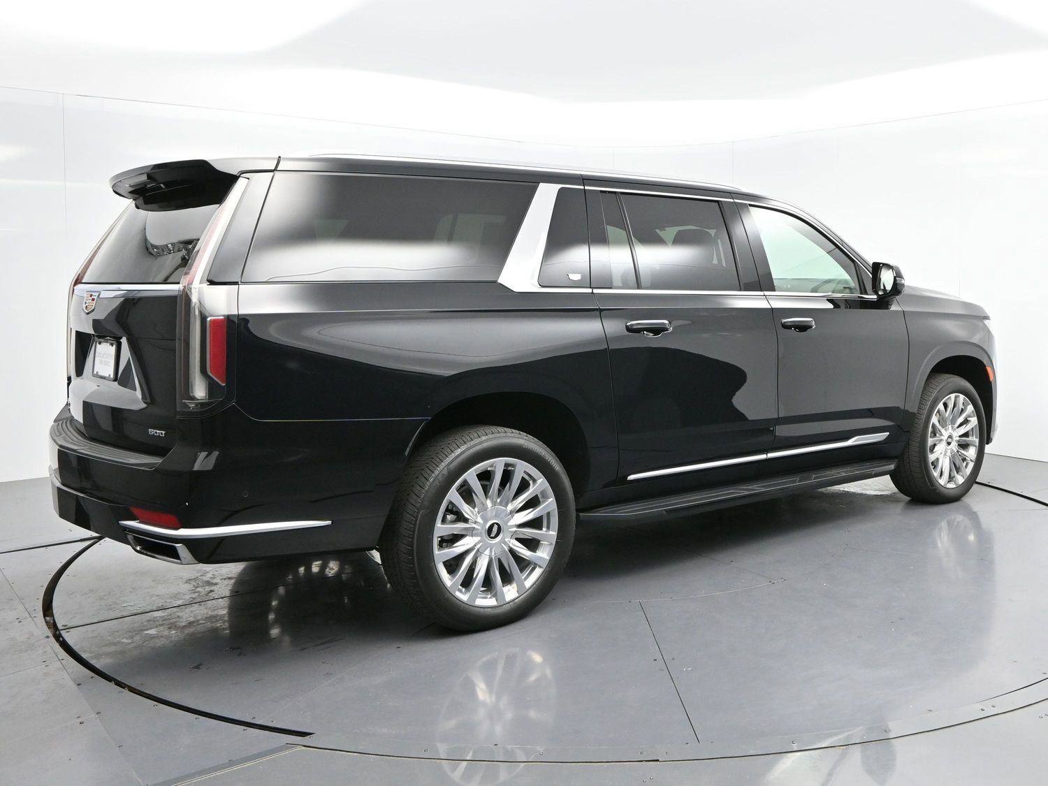 Certified 2024 Cadillac Escalade ESV Premium Luxury image 7
