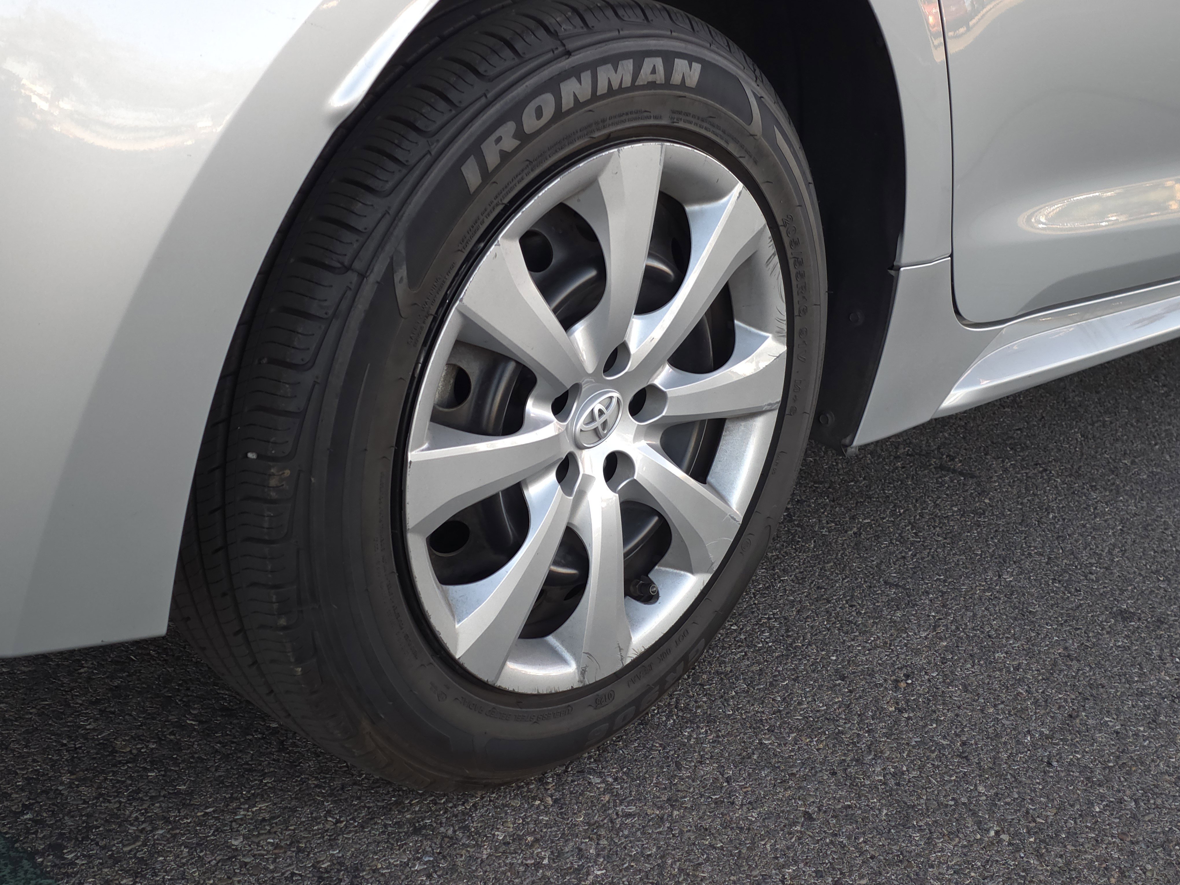 Used 2023 Toyota Corolla LE image 5