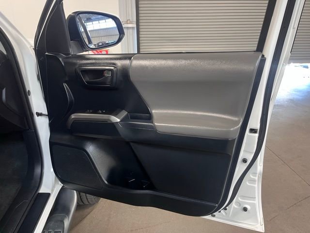 Used 2017 Toyota Tacoma SR5 image 12