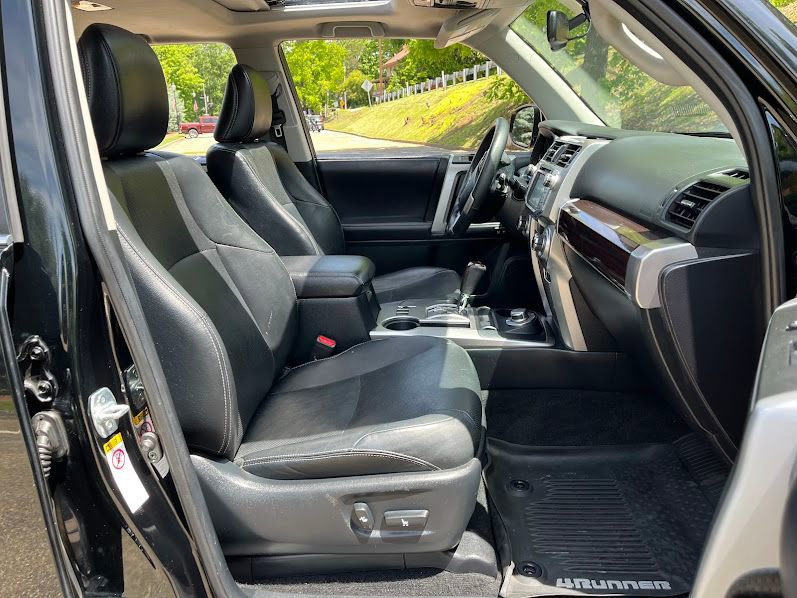 Used 2018 Toyota 4Runner Limited AWD/4WD image 36