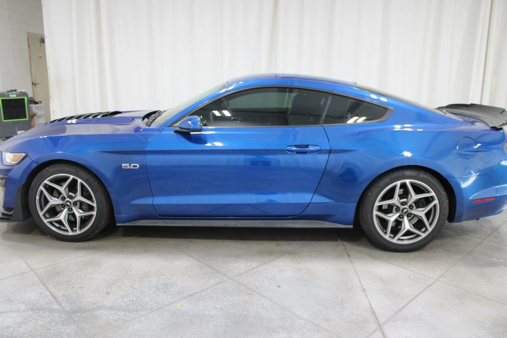 Used 2017 Ford Mustang GT RWD image 6