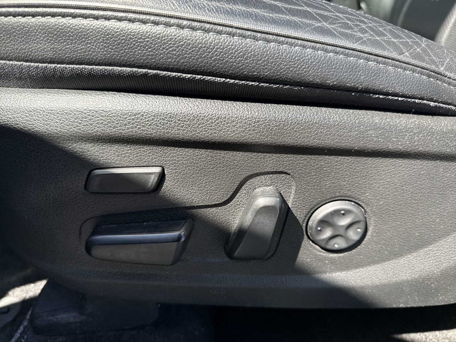 Certified 2022 Hyundai Santa Fe Limited AWD/4WD image 14