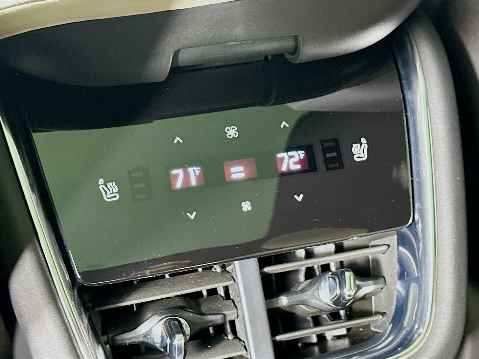 New 2026 Volvo EX90 Plus AWD/4WD image 36