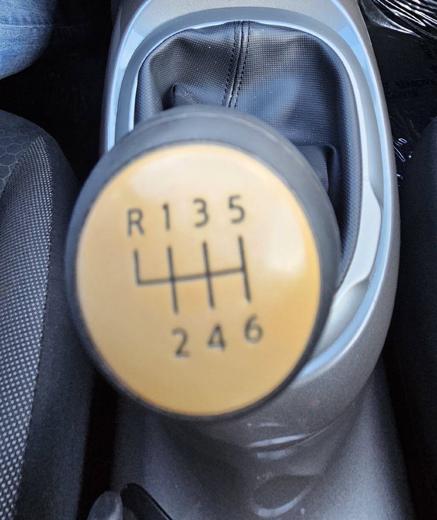 Used 2011 Nissan Juke SV FWD image 19