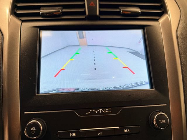 Used 2019 Ford Fusion SE FWD image 21