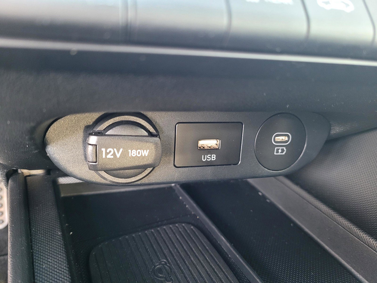 Certified 2025 Hyundai Elantra Sport w/ Cargo Package image 19