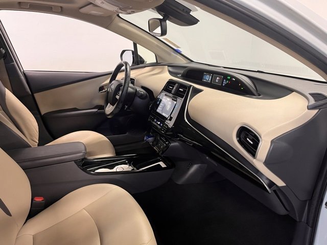 Used 2016 Toyota Prius Four image 11