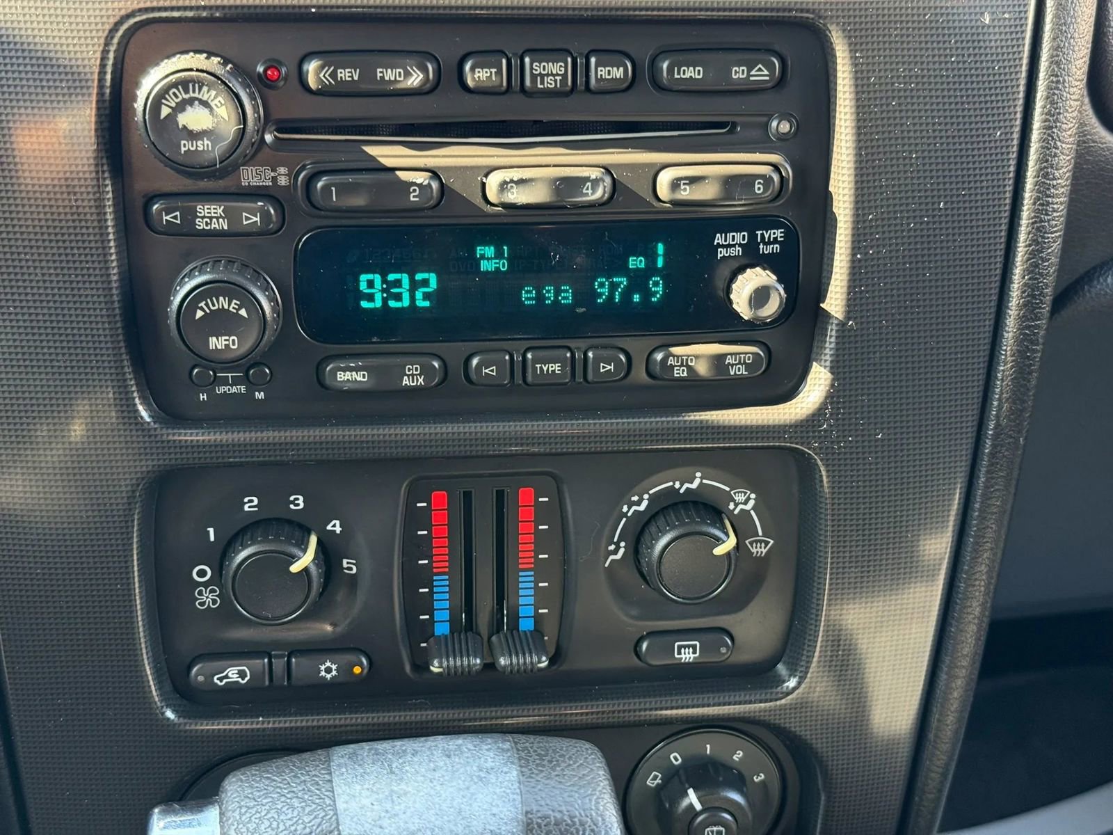 Used 2006 GMC Envoy XL SLE image 27