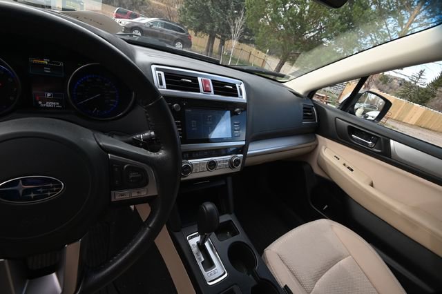 Used 2017 Subaru Outback 2.5i Premium image 8