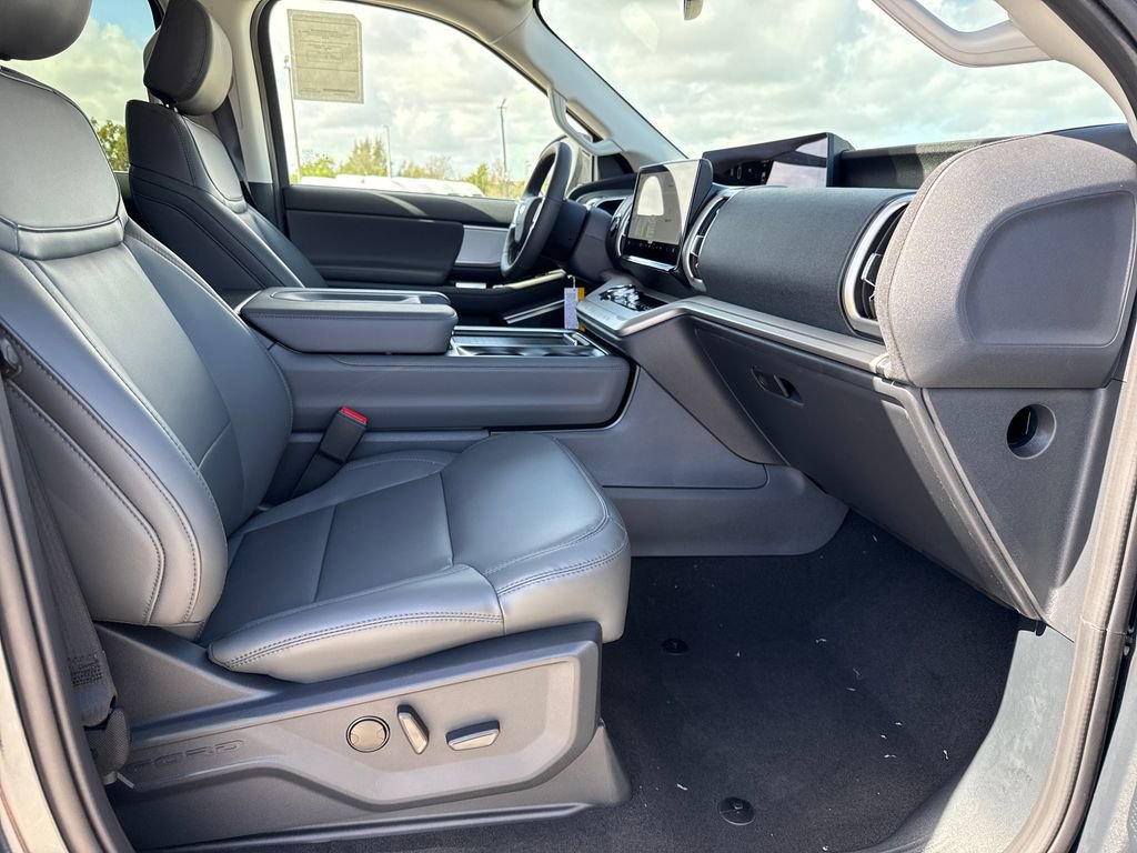 New 2026 Ford Expedition Active image 22