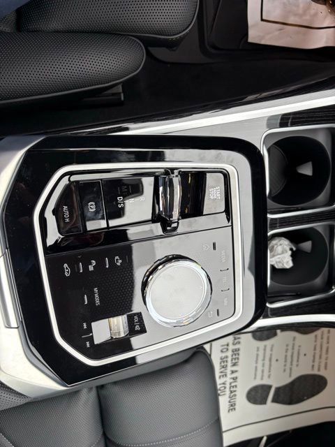 New 2026 BMW 750e xDrive w/ Premium Package image 13