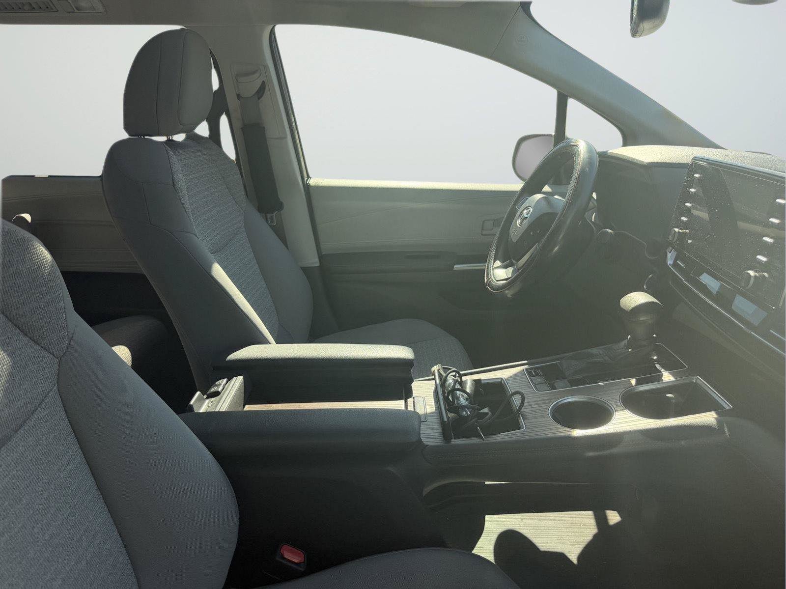 Used 2021 Toyota Sienna LE w/ LE Plus Package AWD/4WD image 11