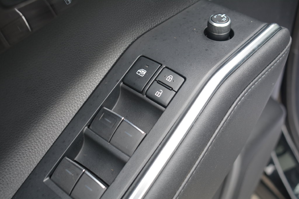 Used 2021 Toyota Highlander Platinum AWD/4WD image 9