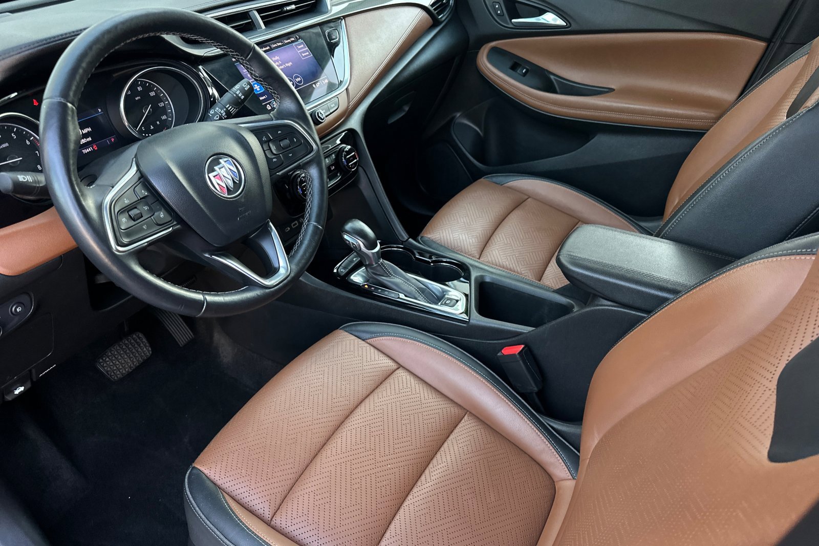 Used 2020 Buick Encore GX Essence image 10