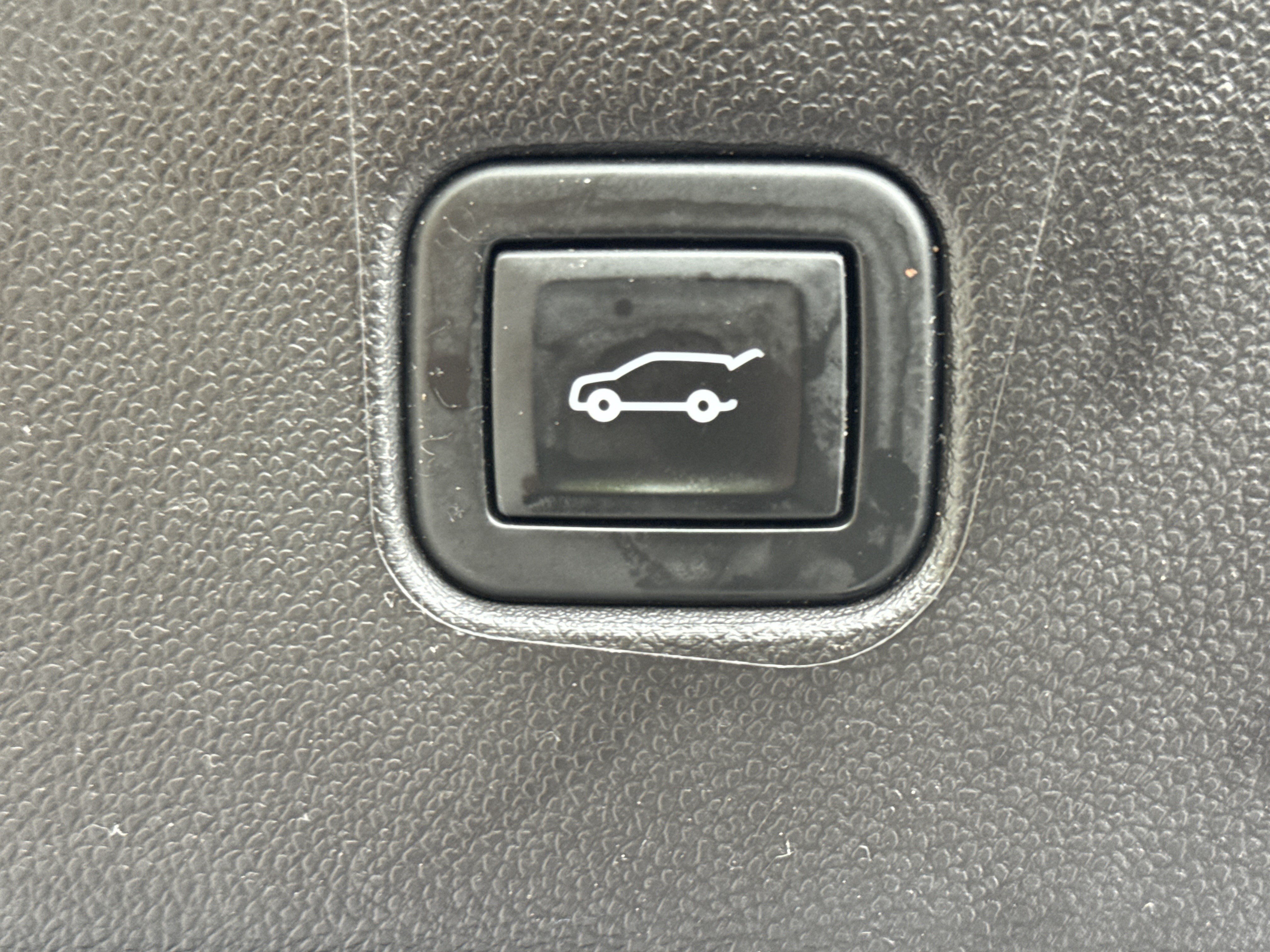 Used 2021 Chevrolet Blazer LT FWD image 32