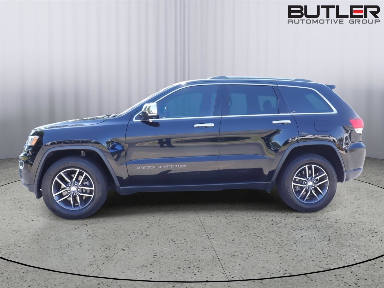 Used 2018 Jeep Grand Cherokee Limited w/ Luxury Group II AWD/4WD image 3