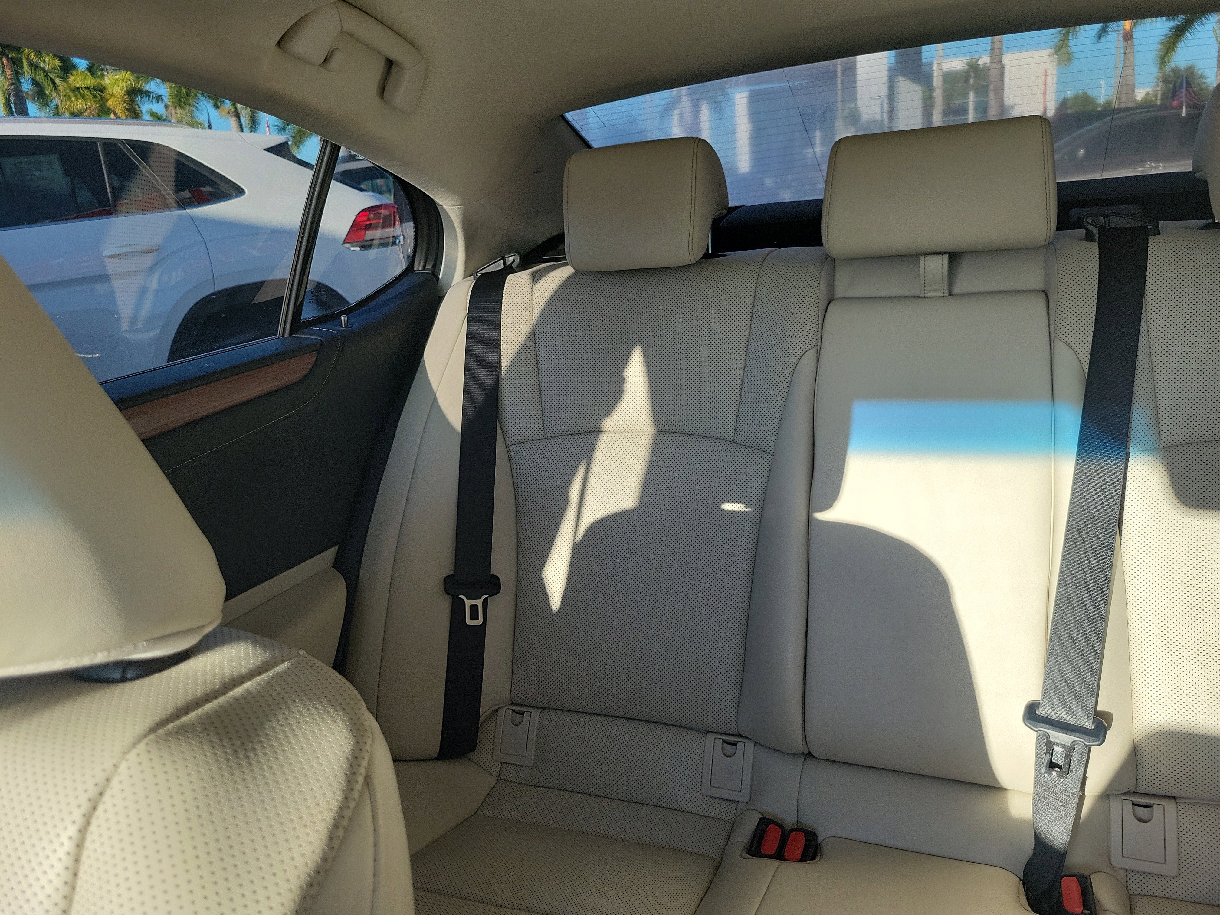 Used 2024 Lexus ES 350 w/ Premium Package image 18