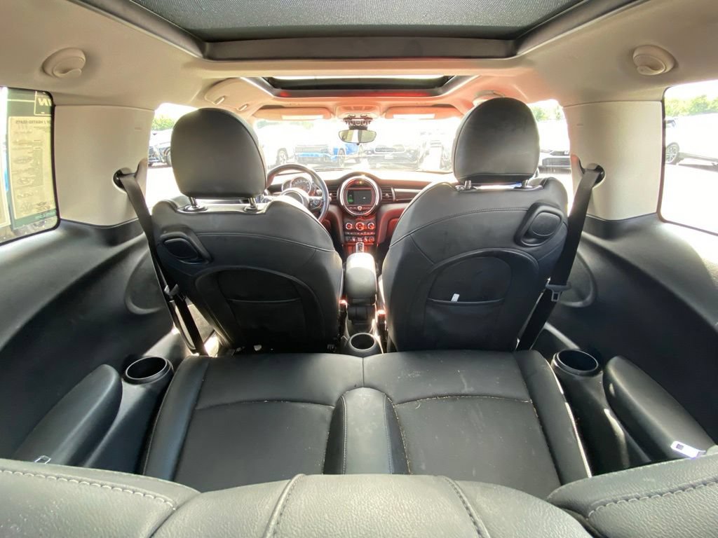Used 2021 MINI Cooper 2-Door Hardtop FWD image 26