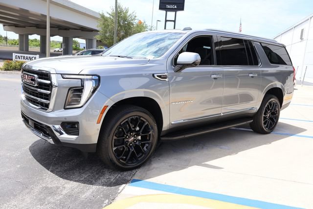 New 2026 GMC Yukon XL Elevation w/ Elevation Premium Package AWD/4WD image 3