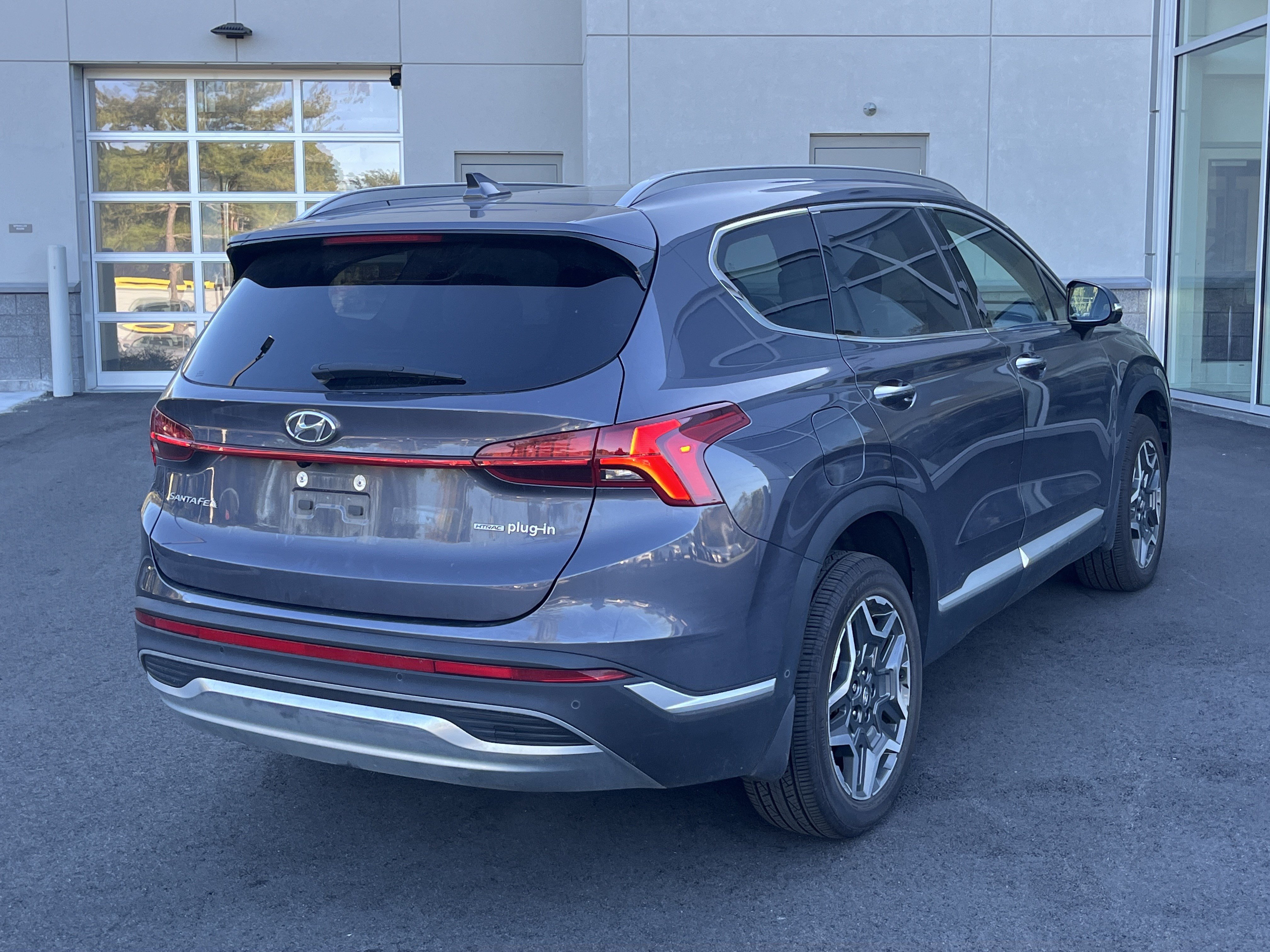 Used 2022 Hyundai Santa Fe Limited AWD/4WD image 3