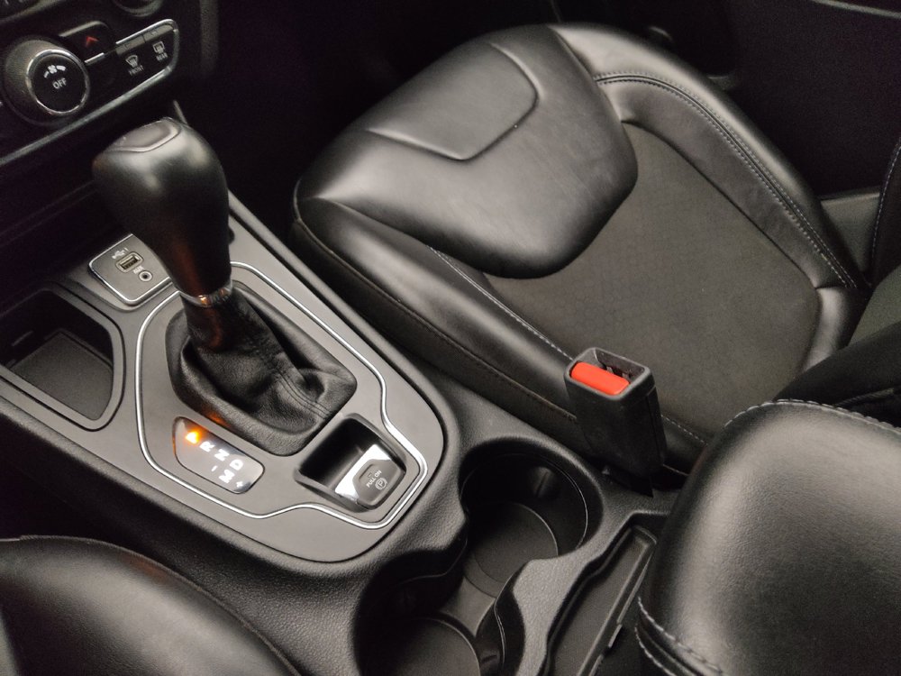 Used 2020 Jeep Cherokee Latitude Plus FWD image 26