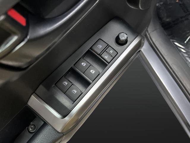 Used 2023 Toyota Tacoma SR5 w/ Technology Package image 26