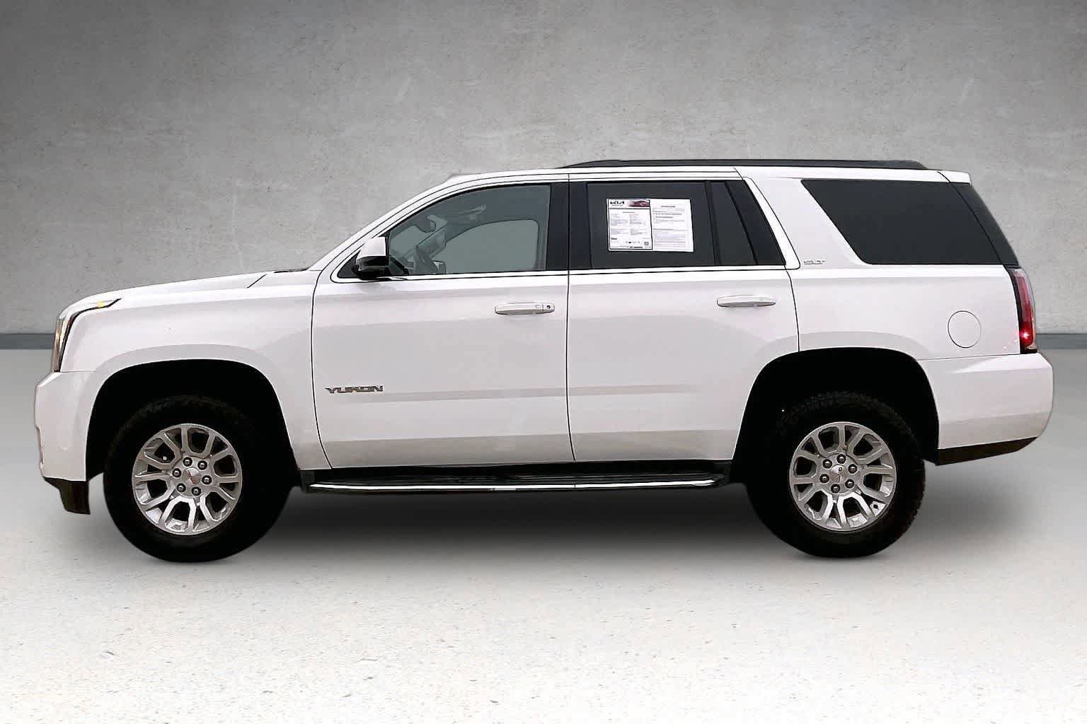 Used 2017 GMC Yukon SLT AWD/4WD image 3