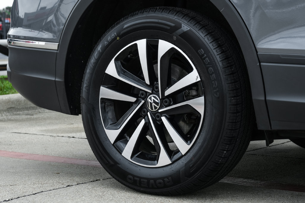 Used 2023 Volkswagen Tiguan S AWD/4WD image 65