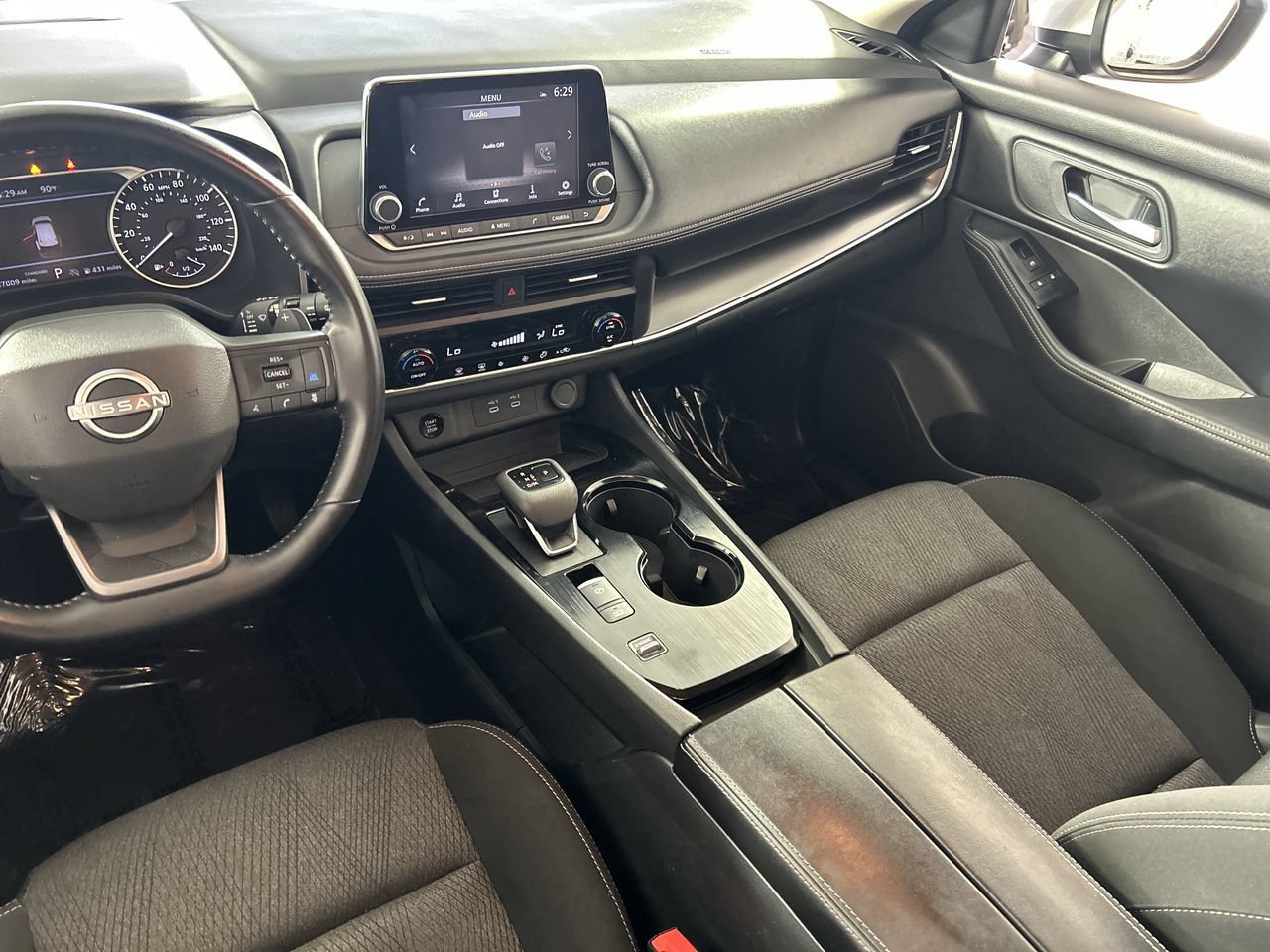 Used 2025 Nissan Rogue SV FWD image 23