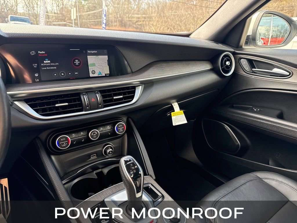 Used 2022 Alfa Romeo Stelvio Ti AWD/4WD image 17