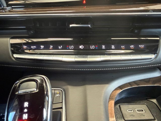 Certified 2024 Cadillac Escalade ESV Sport Platinum w/ LPO, ONYX Package AWD/4WD image 4