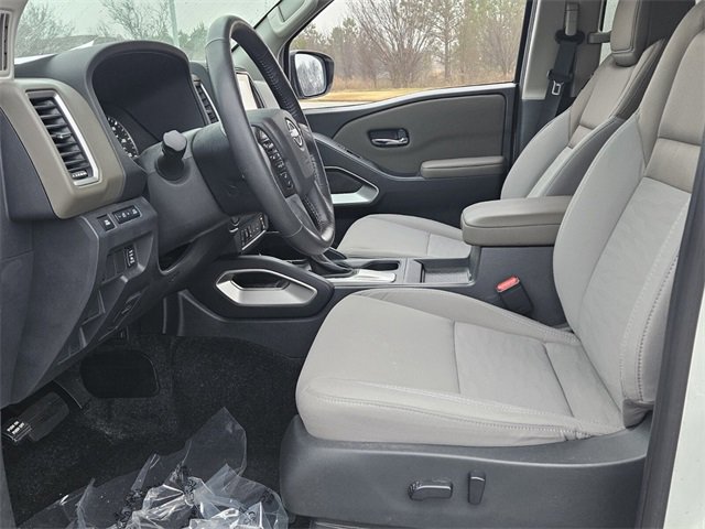 Used 2022 Nissan Frontier SV image 5