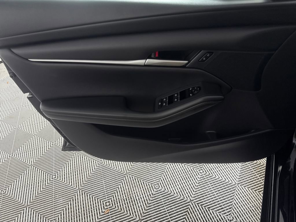 Used 2022 MAZDA MAZDA3 s image 10
