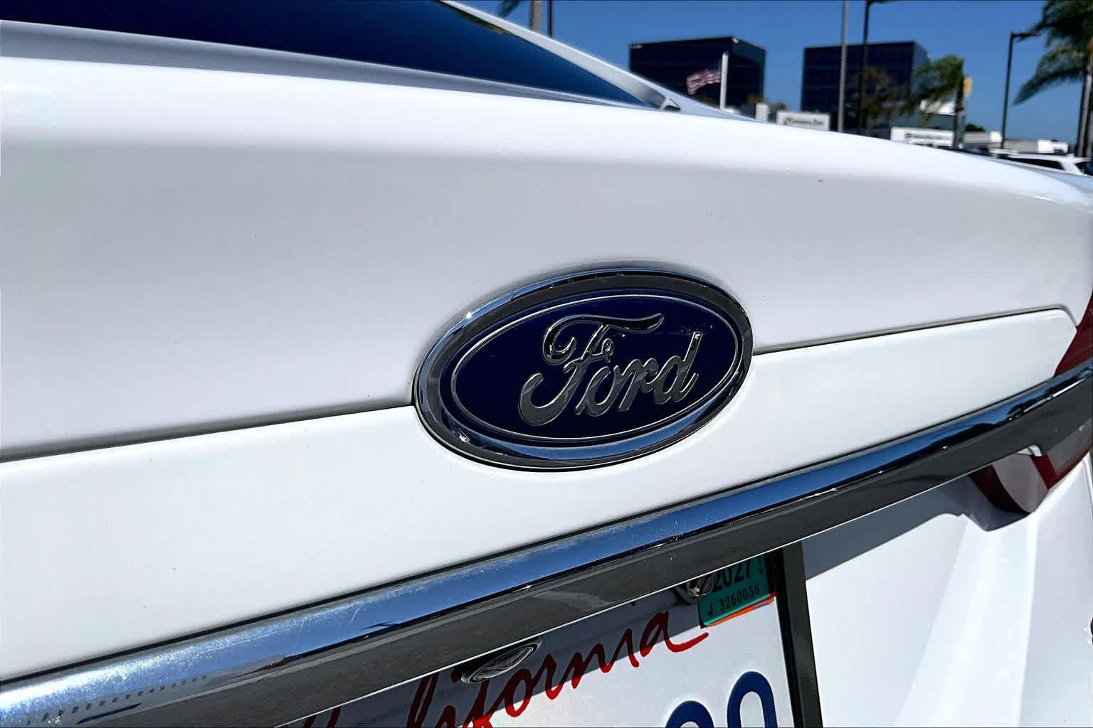 Used 2017 Ford Fusion Energi SE FWD image 29