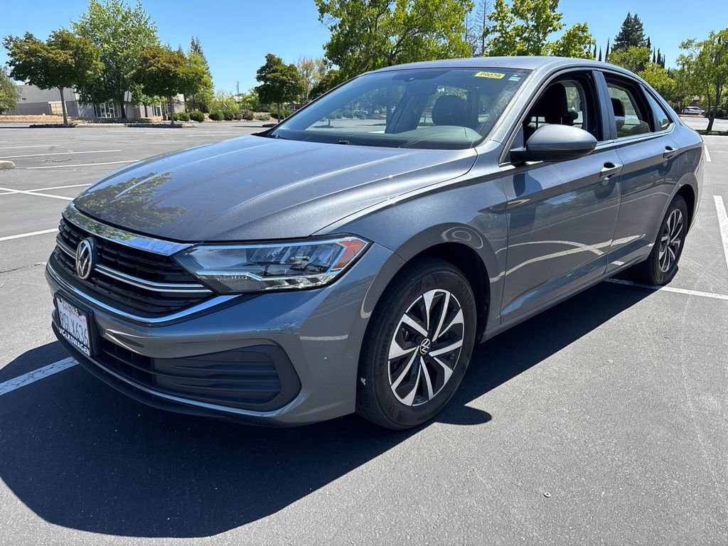 Used 2023 Volkswagen Jetta S FWD image 3