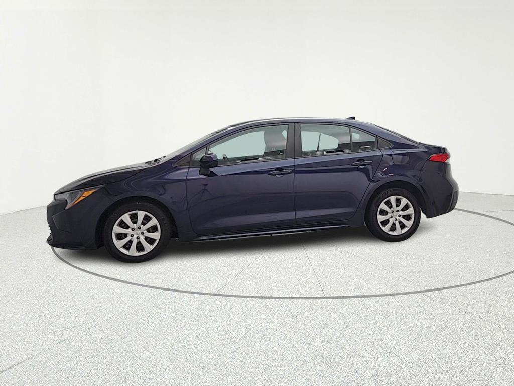 Used 2023 Toyota Corolla LE FWD image 4