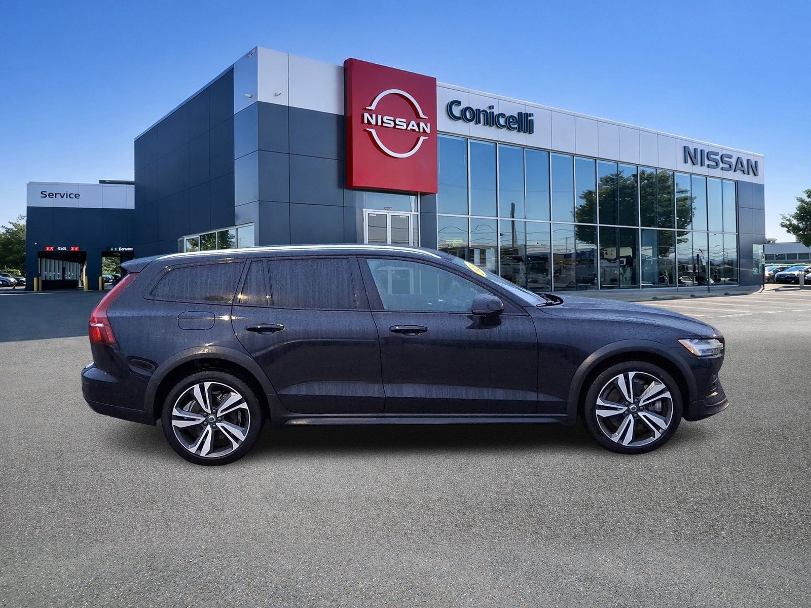 Used 2024 Volvo V60 B5 Cross Country Plus w/ Protection Package Premier AWD/4WD image 7