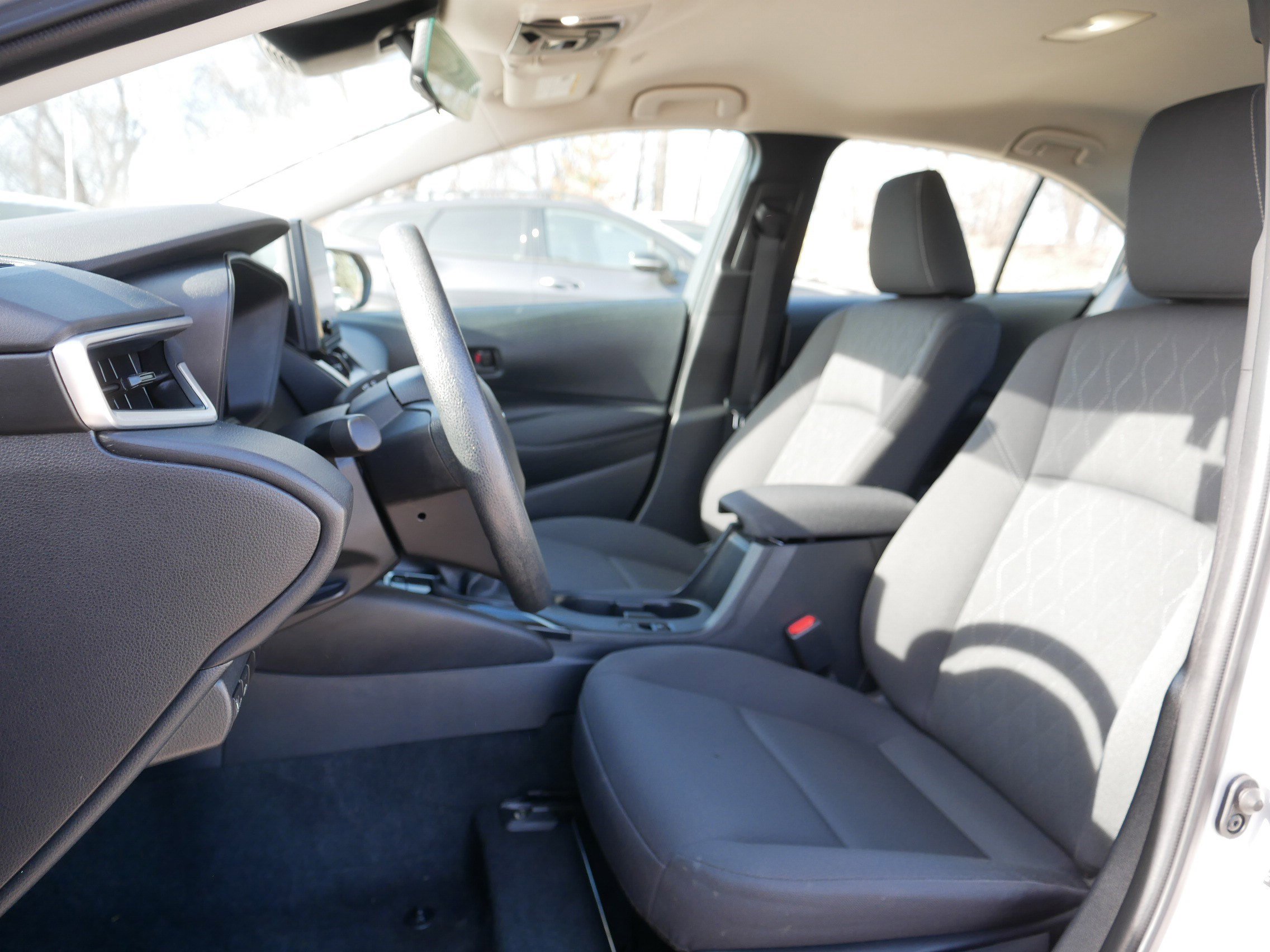 Used 2024 Toyota Corolla LE FWD image 33
