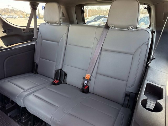 Used 2021 GMC Yukon XL SLT w/ SLT Luxury Package image 16