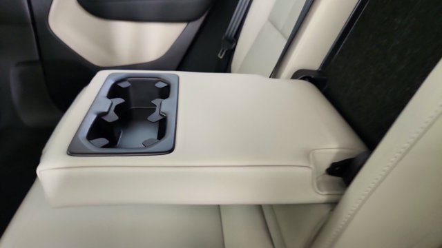 New 2026 Volvo XC40 B5 Plus w/ Protection Package Premier AWD/4WD image 29