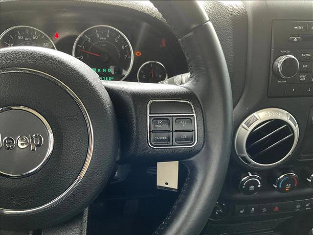 Used 2018 Jeep Wrangler Sahara w/ Connectivity Group AWD/4WD image 19