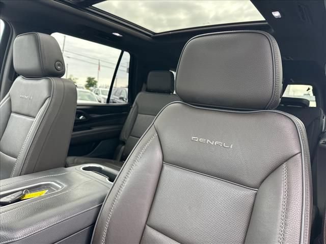 Used 2021 GMC Yukon Denali w/ Denali Premium Package RWD image 26