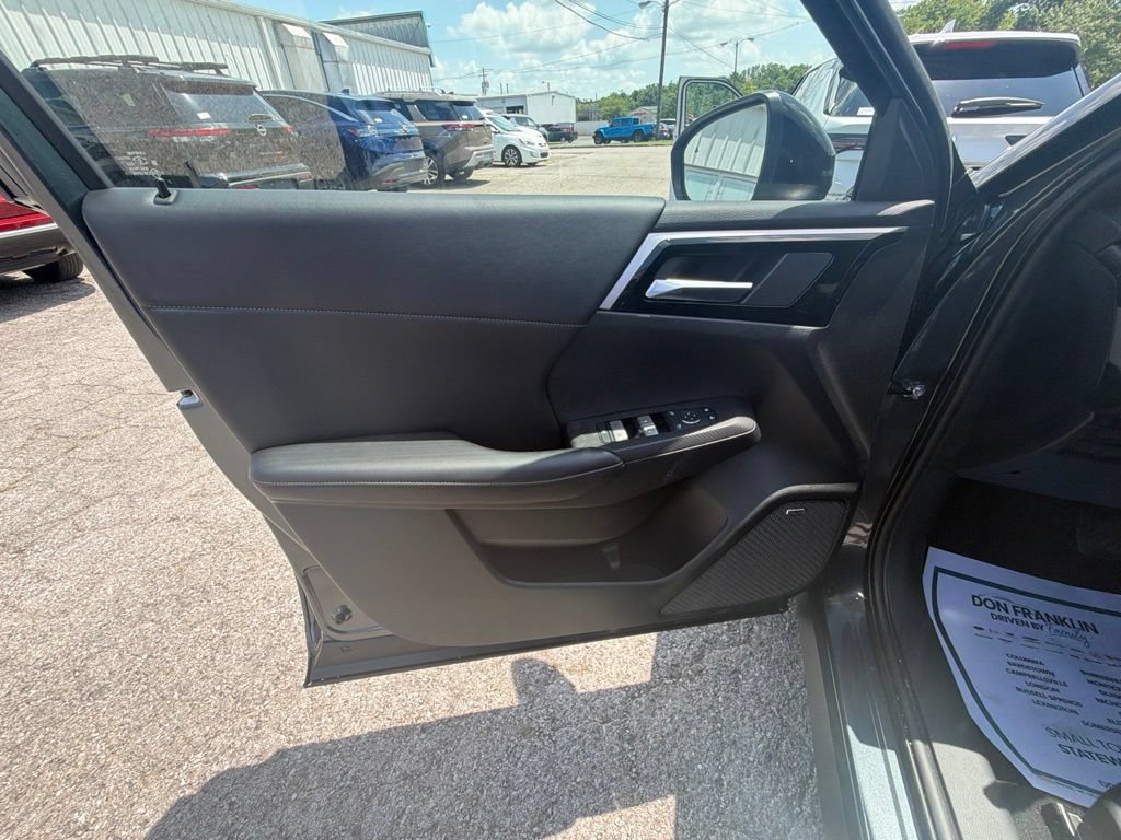 New 2026 Mitsubishi Outlander LE FWD image 9