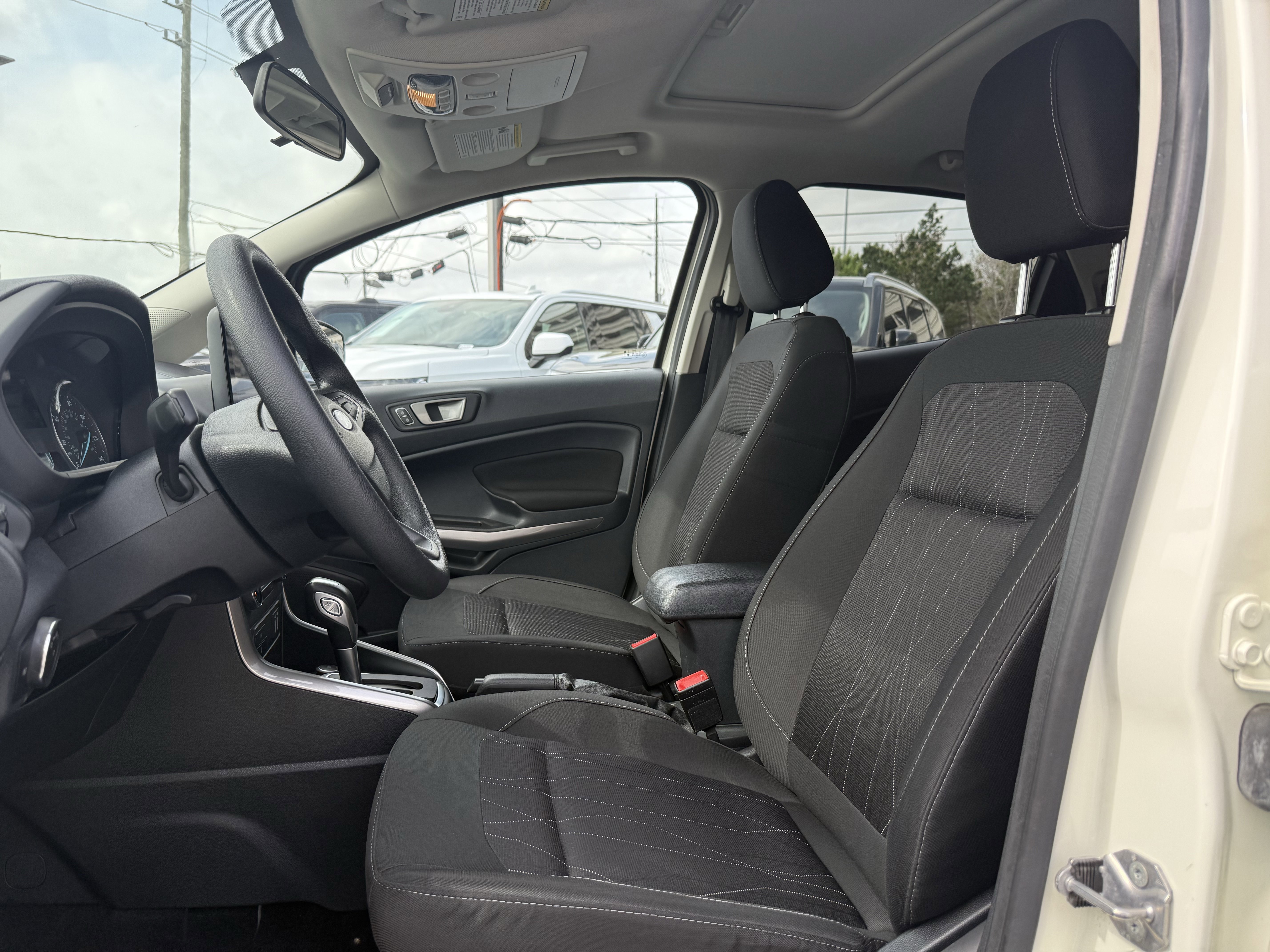 Used 2021 Ford EcoSport SE w/ SE Convenience Package image 12