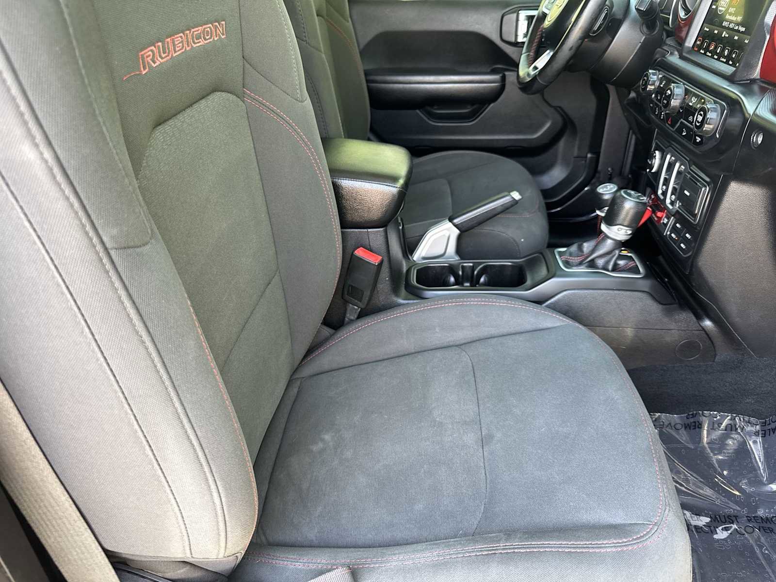 Used 2018 Jeep Wrangler Rubicon AWD/4WD image 17