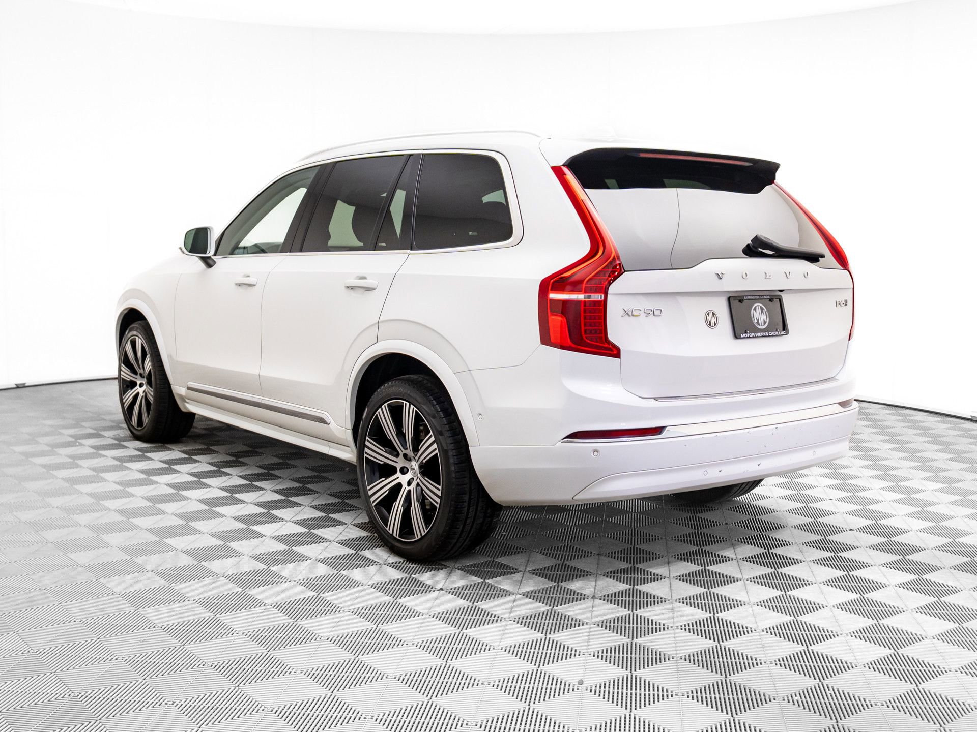Used 2023 Volvo XC90 B6 Ultimate w/ Protection Package Premier video 3